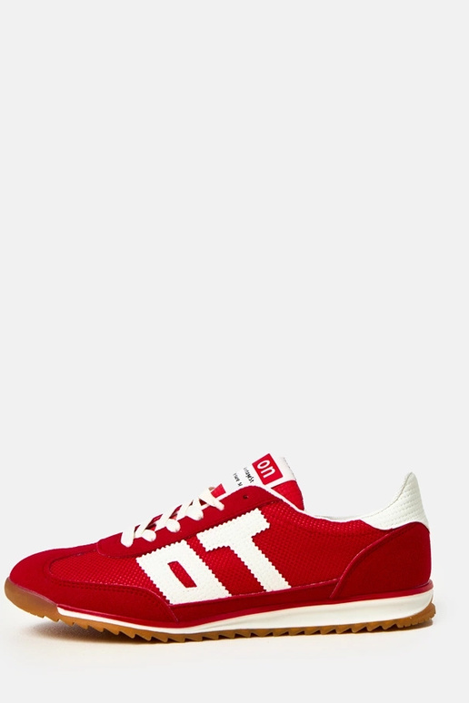 Baskets sport rouges avec éléments... Baskets sport rouges avec éléments...