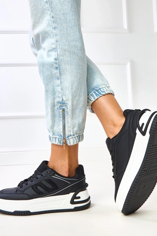 Baskets noires sur plateforme... Baskets noires sur plateforme...