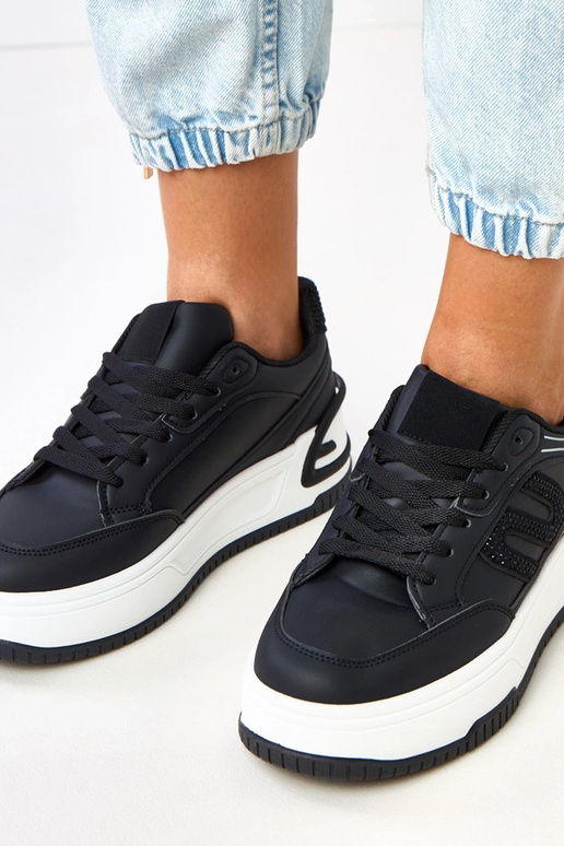 Baskets noires sur plateforme... Baskets noires sur plateforme...