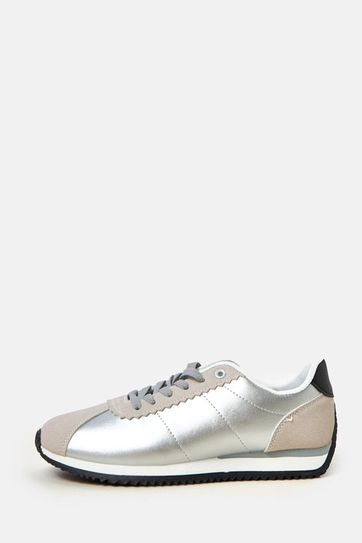 Zilveren sportschoenen met... Zilveren sportschoenen met...