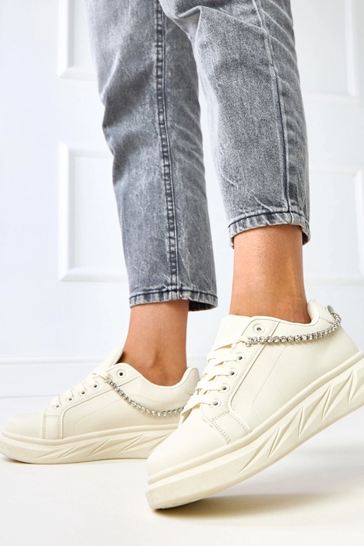 Zandkleurige sneakers op een platform... Zandkleurige sneakers op een platform...