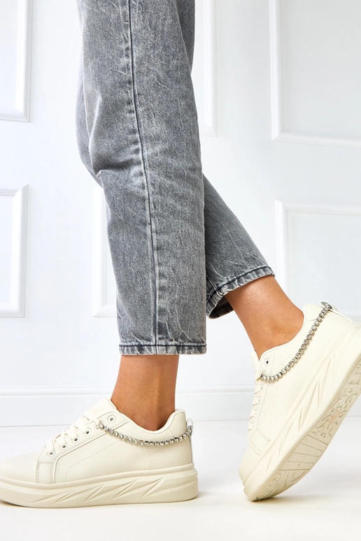 Baskets couleur sable sur plateforme... Baskets couleur sable sur plateforme...