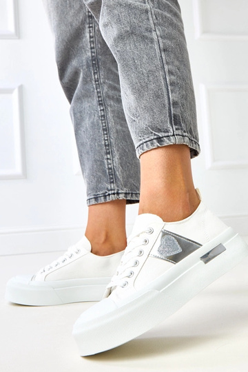 Witte sportieve sneakers op... 2