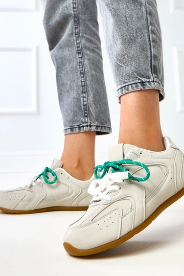 Graue Sportschuhe mit doppelten Schnürsenkeln Casey