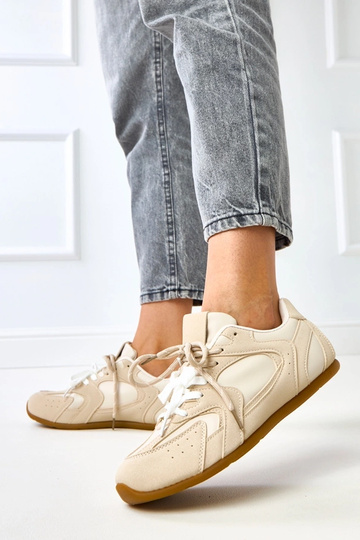 Beige sportieve schoenen met dubbele veters Casey