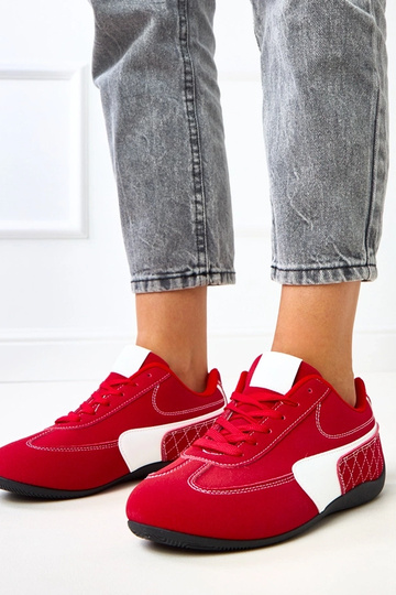Rode sportieve schoenen met...