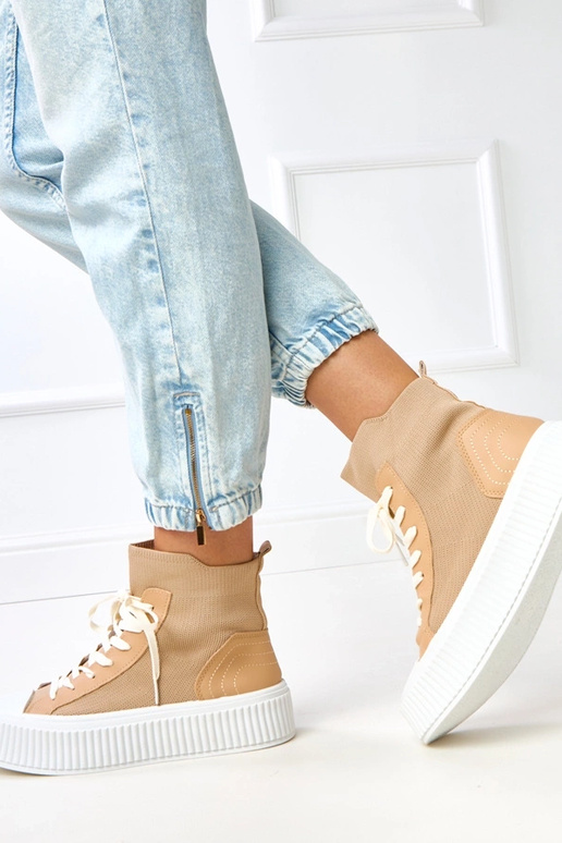 Braune Slip-On Sneakers im... Braune Slip-On Sneakers im...