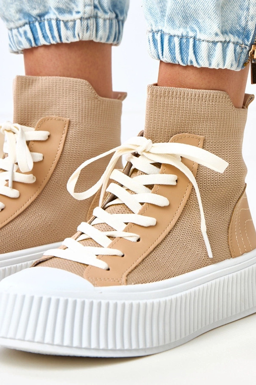 Bruine instappers met brede zool in... Bruine instappers met brede zool in...