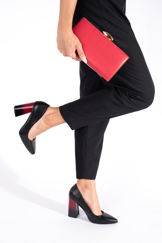 zInart Hoge hakken op een hoge paal