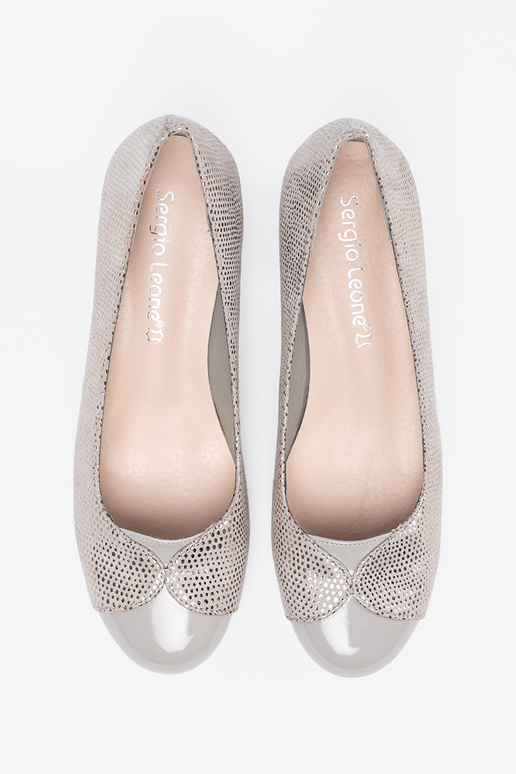 graue Farbe High Heels ze Silberm zdobieniem