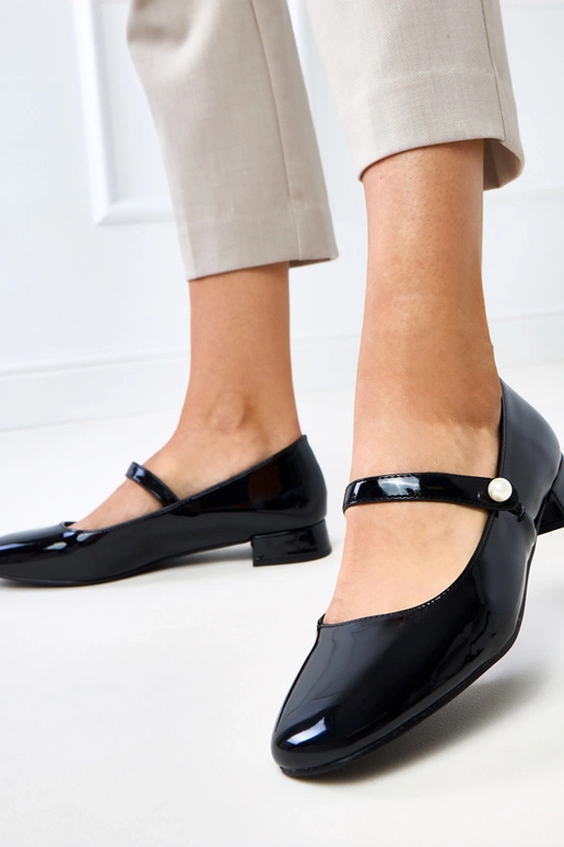 Escarpins noirs vernis avec bride, Saga Escarpins noirs vernis avec bride, Saga