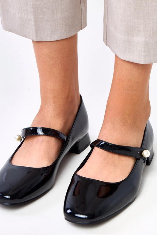 Escarpins noirs vernis avec bride, Saga Escarpins noirs vernis avec bride, Saga