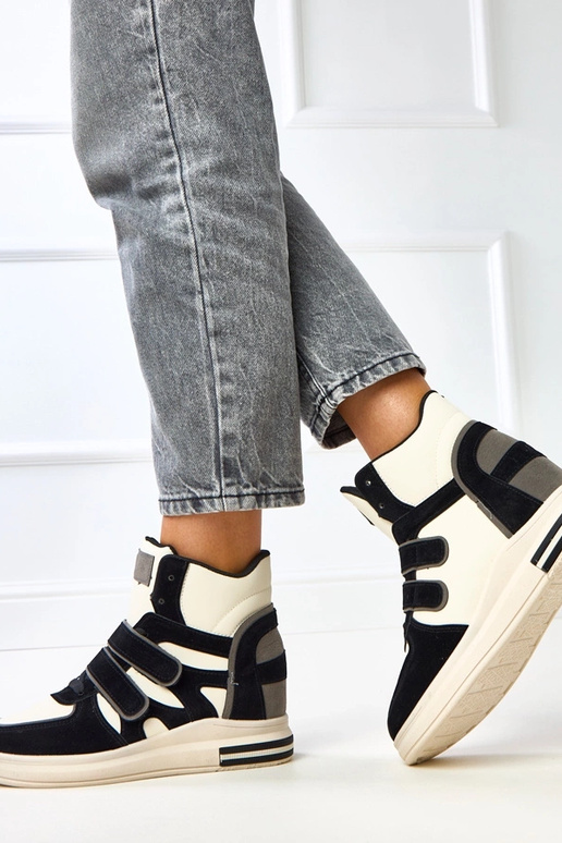 Baskets montantes noir et blanc avec... Baskets montantes noir et blanc avec...