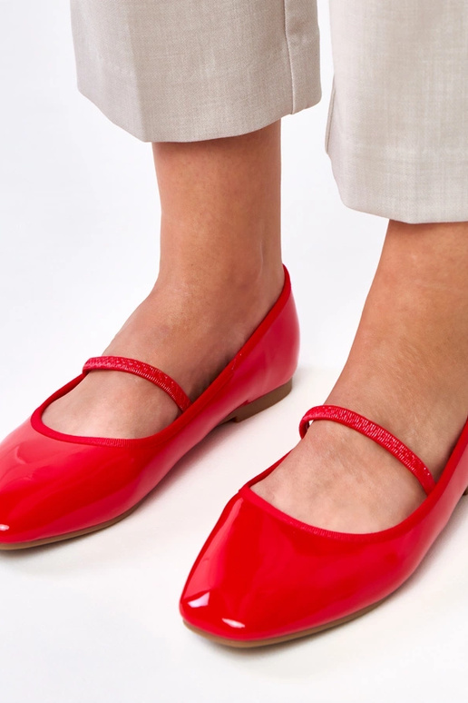 Ballerines rouges verni avec... Ballerines rouges verni avec...