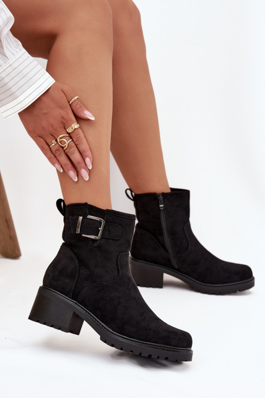 réchauffer Bottes pour femmes Sur un talon bas Klocku avec boucles couleur noire Helvina réchauffer Bottes pour femmes Sur un talon bas Klocku avec boucles couleur noire Helvina