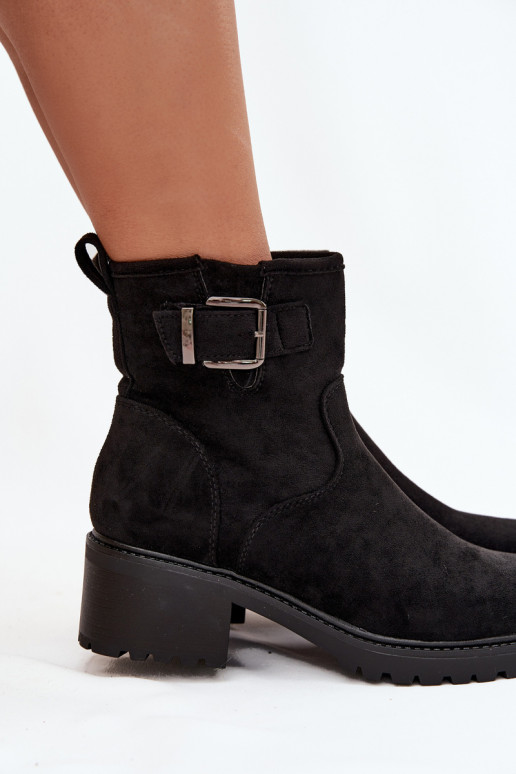 réchauffer Bottes pour femmes Sur un talon bas Klocku avec boucles couleur noire Helvina réchauffer Bottes pour femmes Sur un talon bas Klocku avec boucles couleur noire Helvina
