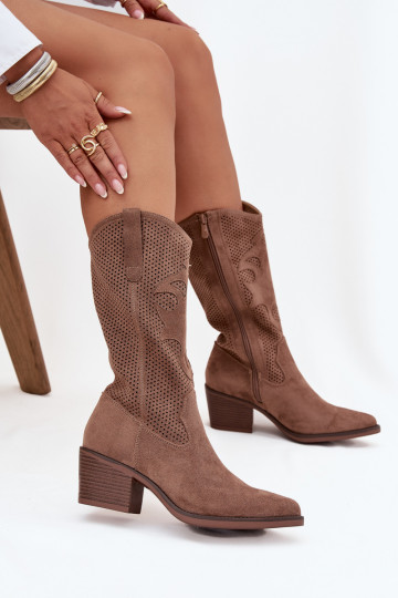 Zandkleurige dames cowboy-stijl lange laarzen met opengewerkte elementen en hakken Olivette