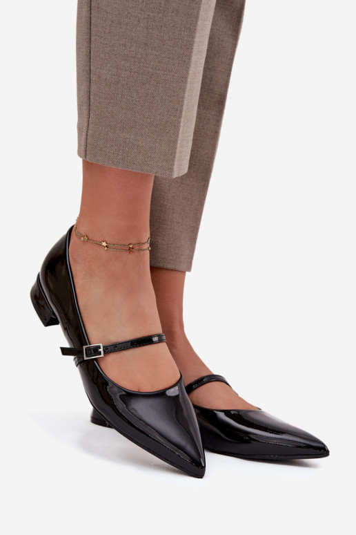 Ballerines laquées Activé Subtilm Obcasie avec des sangles couleur noire Isvella Ballerines laquées Activé Subtilm Obcasie avec des sangles couleur noire Isvella