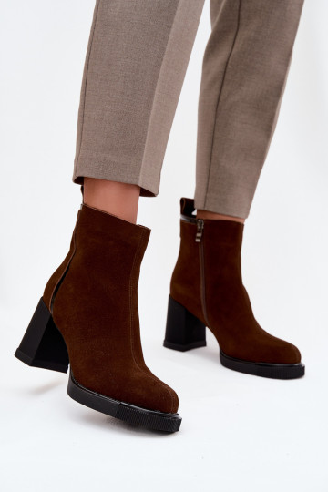 Warme bruine dames enkellaarsjes van natuurlijk suede met hakken Vinceza 91141 2