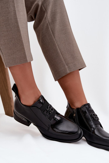 avec effet vernis Peau chaussures Féminin Sur un talon bas Avec des décorations Detalem Vinceza 91161 couleur noire