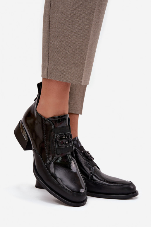 avec effet vernis Peau chaussures Féminin Sur un talon bas Avec des décorations Detalem Vinceza 91161 couleur noire