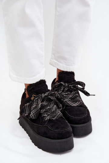 avec des lacets Bottes de neige Féminin avec une plateforme réchauffer avec de la fourrure à l intérieur couleur noire Tavelle