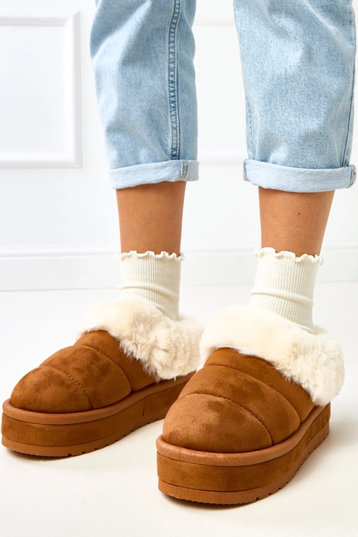 Bruine korte sneeuwlaarzen verwarmd...