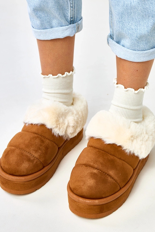 Bruine korte sneeuwlaarzen verwarmd...