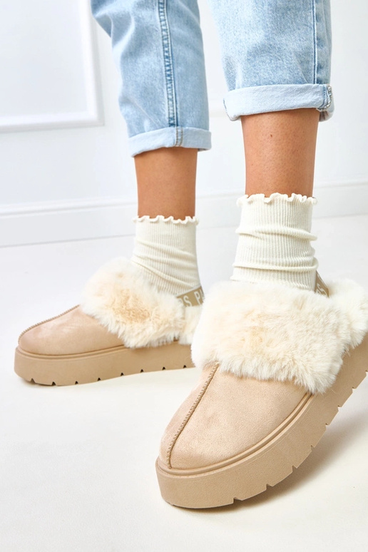 Zandkleurige korte sneeuwlaarzen...