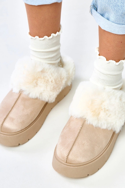 Zandkleurige korte sneeuwlaarzen...