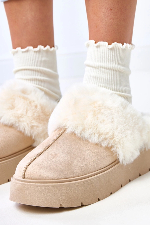 Zandkleurige korte sneeuwlaarzen...