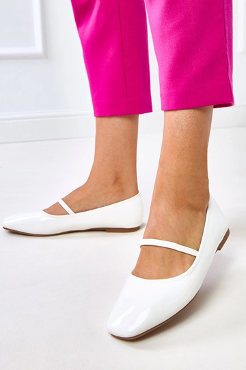 Weiße lackierte Ballerinas... 2