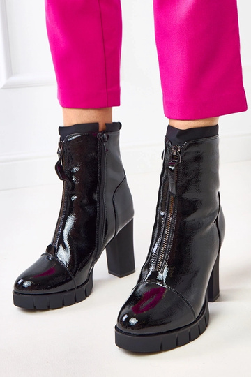 Schwarze lackierte Stiefeletten auf Absatz Sasa