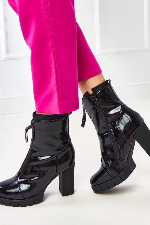 Bottines laquées noires à talon Sasa