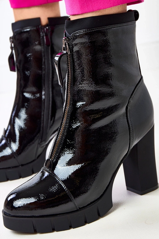 Bottines laquées noires à talon Sasa