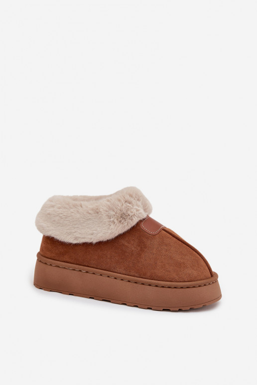 Bottes de neige Féminin avec une plateforme avec un manteau de fourrure marron Calyra Bottes de neige Féminin avec une plateforme avec un manteau de fourrure marron Calyra
