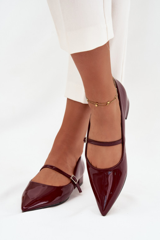 Gelakte ballerinas Op Delicaatm Obcasie met riemen bordeaux Isvella Gelakte ballerinas Op Delicaatm Obcasie met riemen bordeaux Isvella