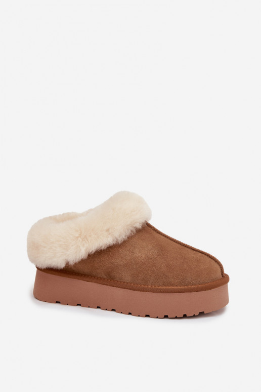 Peau en daim Bottes de neige Féminin avec un manteau de fourrure marron Mivelle Peau en daim Bottes de neige Féminin avec un manteau de fourrure marron Mivelle