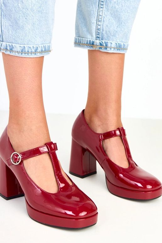 Bottines bordeaux à talon colonne...