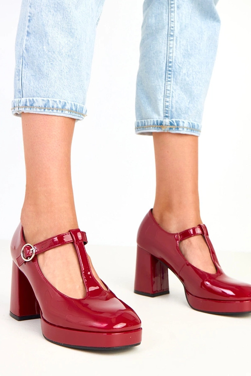 Bottines bordeaux à talon colonne...