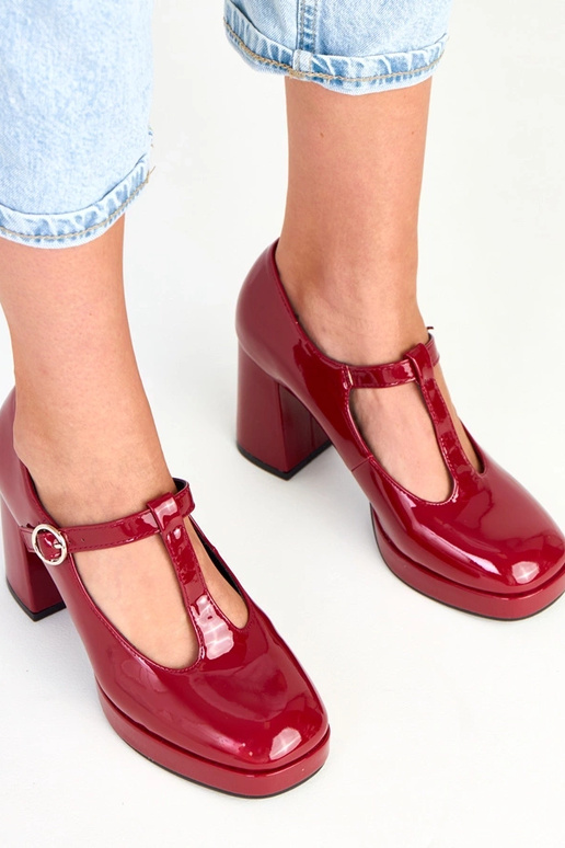 Bottines bordeaux à talon colonne...