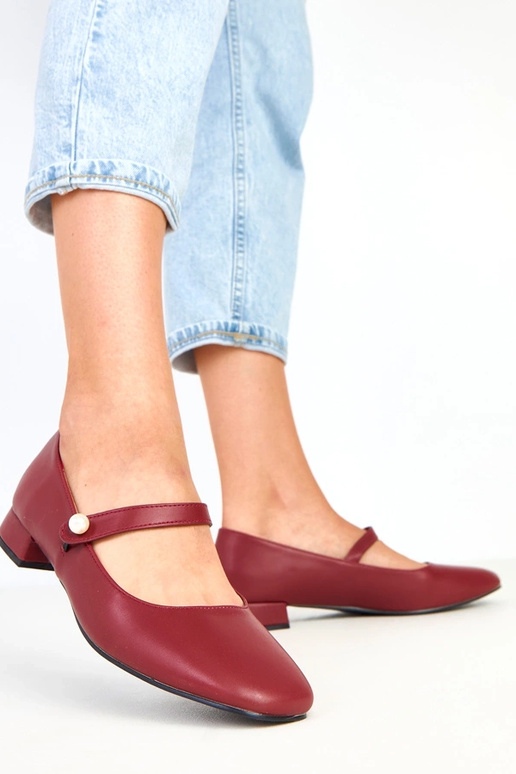 Alya bordeauxfarbene High Heels auf... Alya bordeauxfarbene High Heels auf...