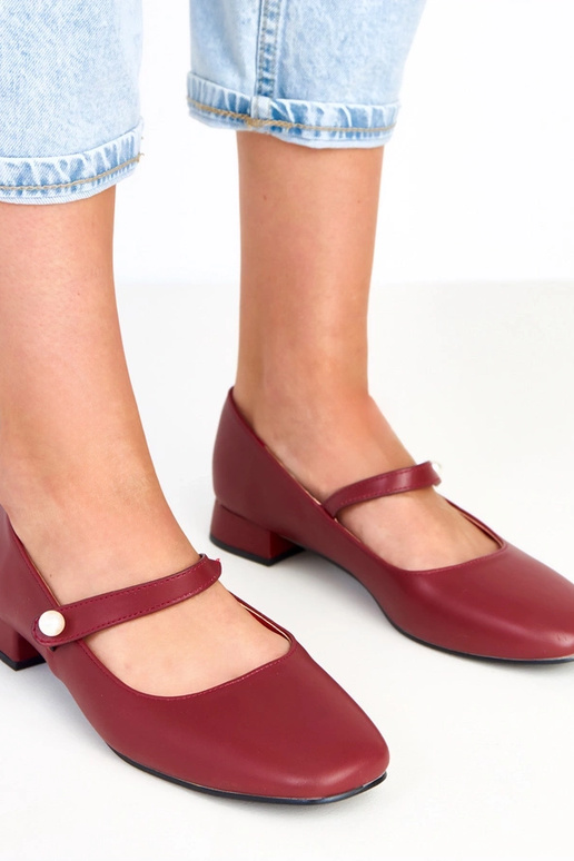 Alya Bordeaux hakken op een blokhak... Alya Bordeaux hakken op een blokhak...