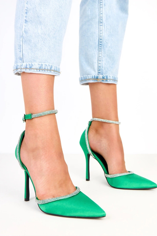 Zizia groene satijnen hakken met... Zizia groene satijnen hakken met...