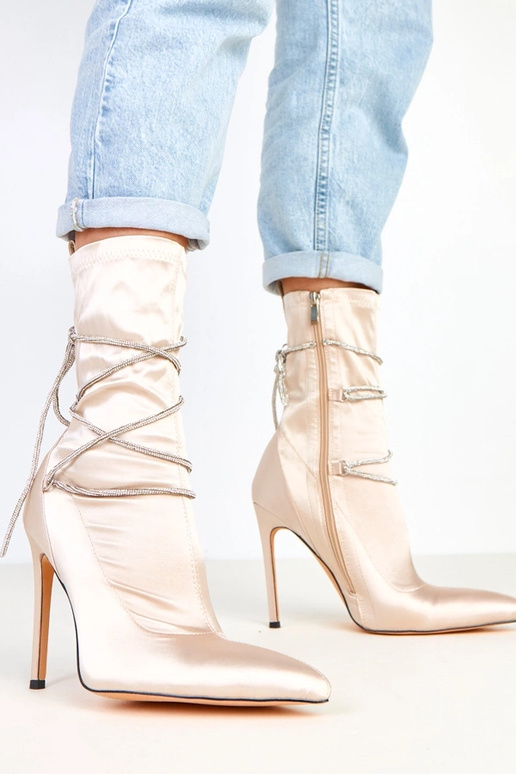 Bottines champagne satinées à talon...
