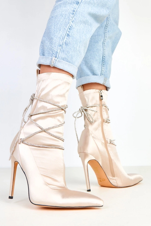 Bottines champagne satinées à talon...