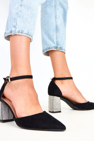 Escarpins noirs à talon... 2