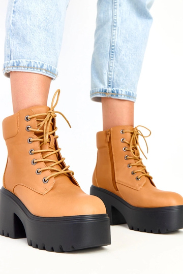 Janja braune Stiefeletten auf massivem Absatz und Plateau