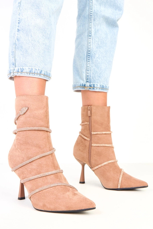 Nethe sandfarbene Stiefeletten auf...