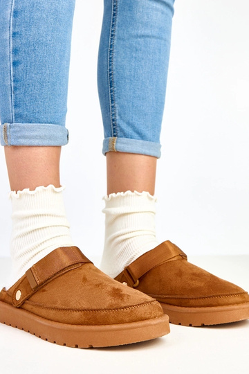 Bruine muilen met...